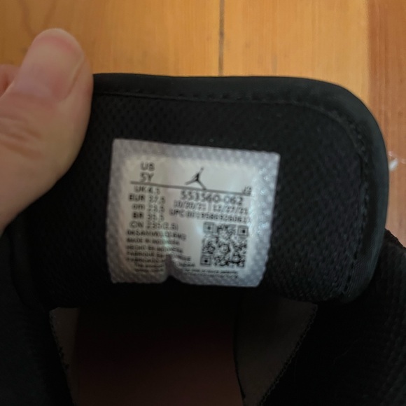 Excellent condition Nike Air Jordan Low 1 color Gray Fog Bleached Coral - Picture 4 of 5